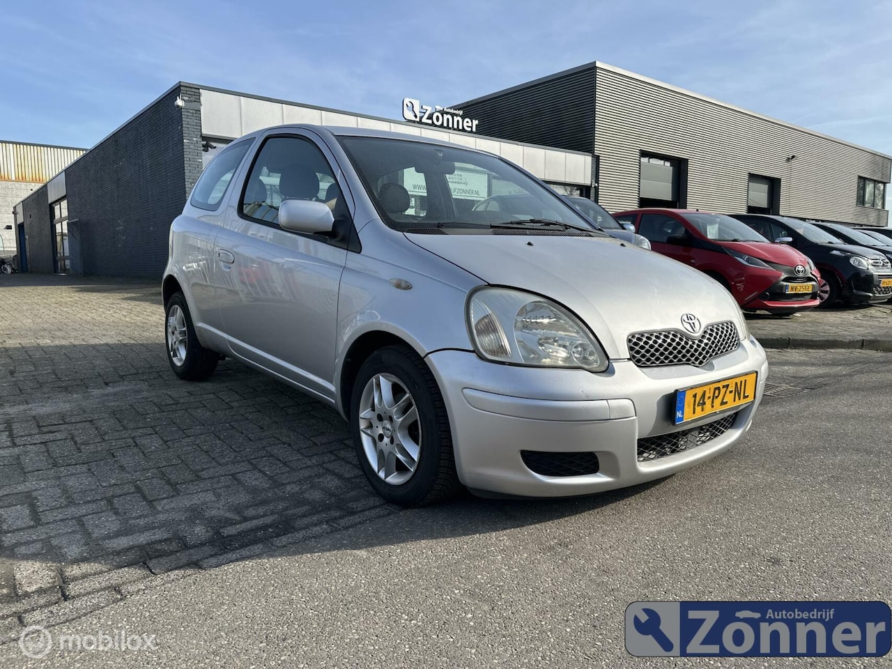 Toyota Yaris - 1.3 VVT-i Sol 1.3 VVT-i Sol - AutoWereld.nl