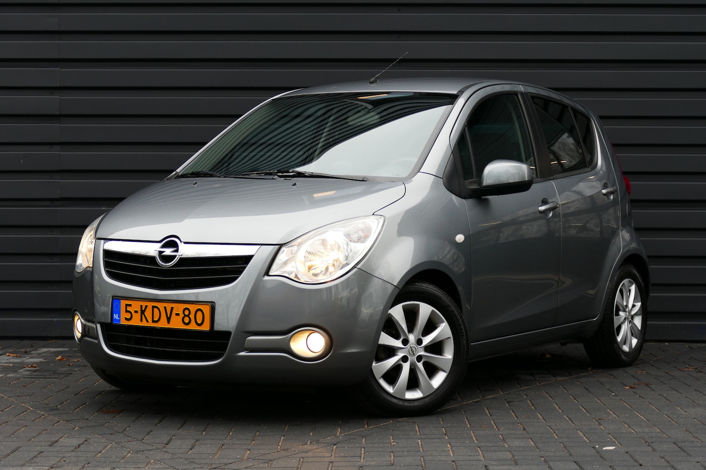 Opel Agila - 1.2 90PK 5-DRS EDITION / AIRCO / 15" LMV / TREKHAAK / MISTLAMPEN / RADIO-CD-SPELER / DEALE - AutoWereld.nl