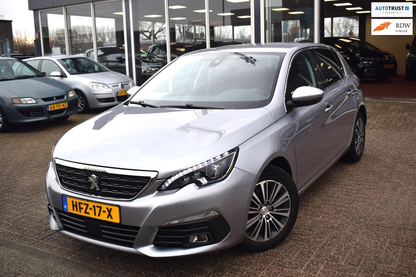 Peugeot 308 - 1.2 PureTech GT-Line Avantage CLIMATE CONTROL | CRUISE CONTROL | APPLE CARPLAY | - AutoWereld.nl