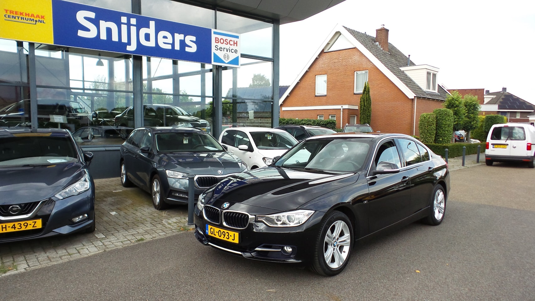 BMW 3-serie - 320i Executive NAVI/PDC/CLIMA - AutoWereld.nl