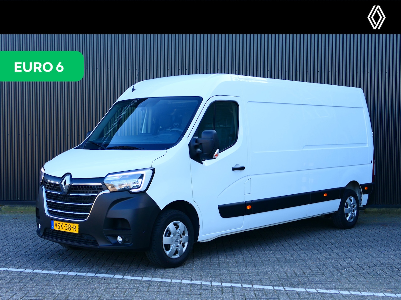 Renault Master - T35 2.3 dCi 150 L3H2 Energy Work Edition - Betimmering lat-lat, trekhaak, allseasons, navi - AutoWereld.nl