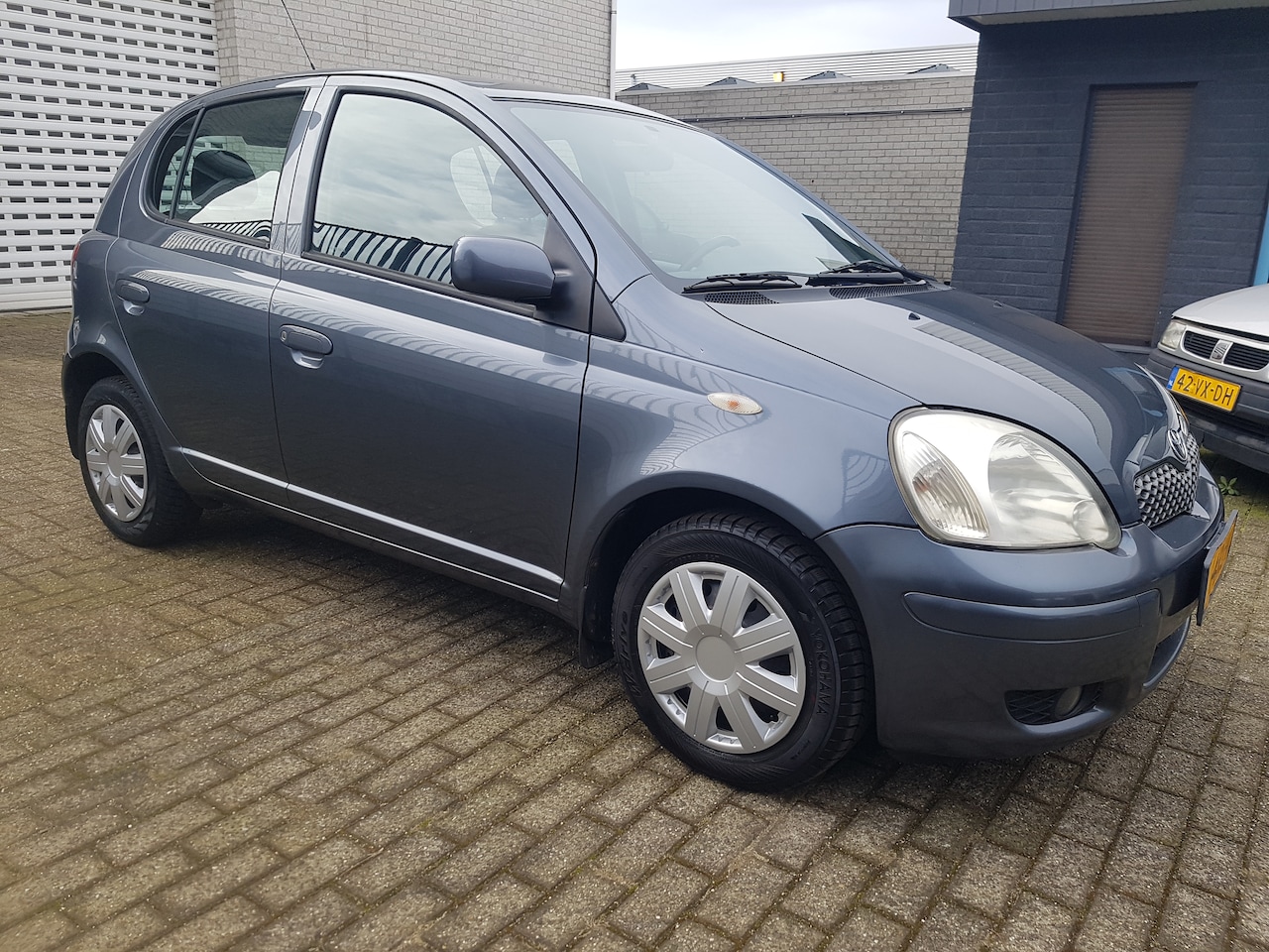 Toyota Yaris - 1.3 VVT-i Terra - AutoWereld.nl