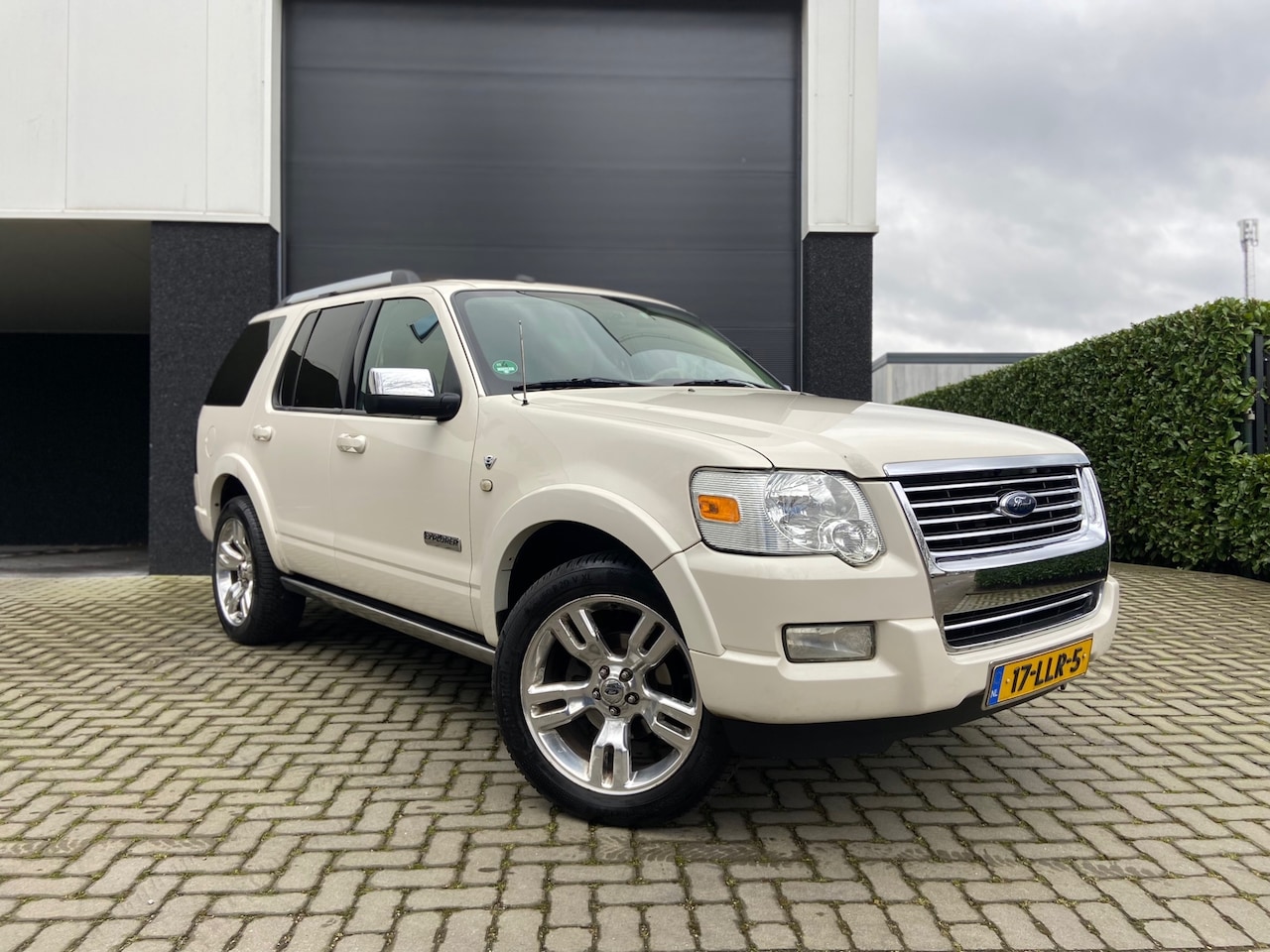 Ford Explorer - 4.6 V8 - LPG - 7 pers - Bijtellingsvriendelijk - AutoWereld.nl