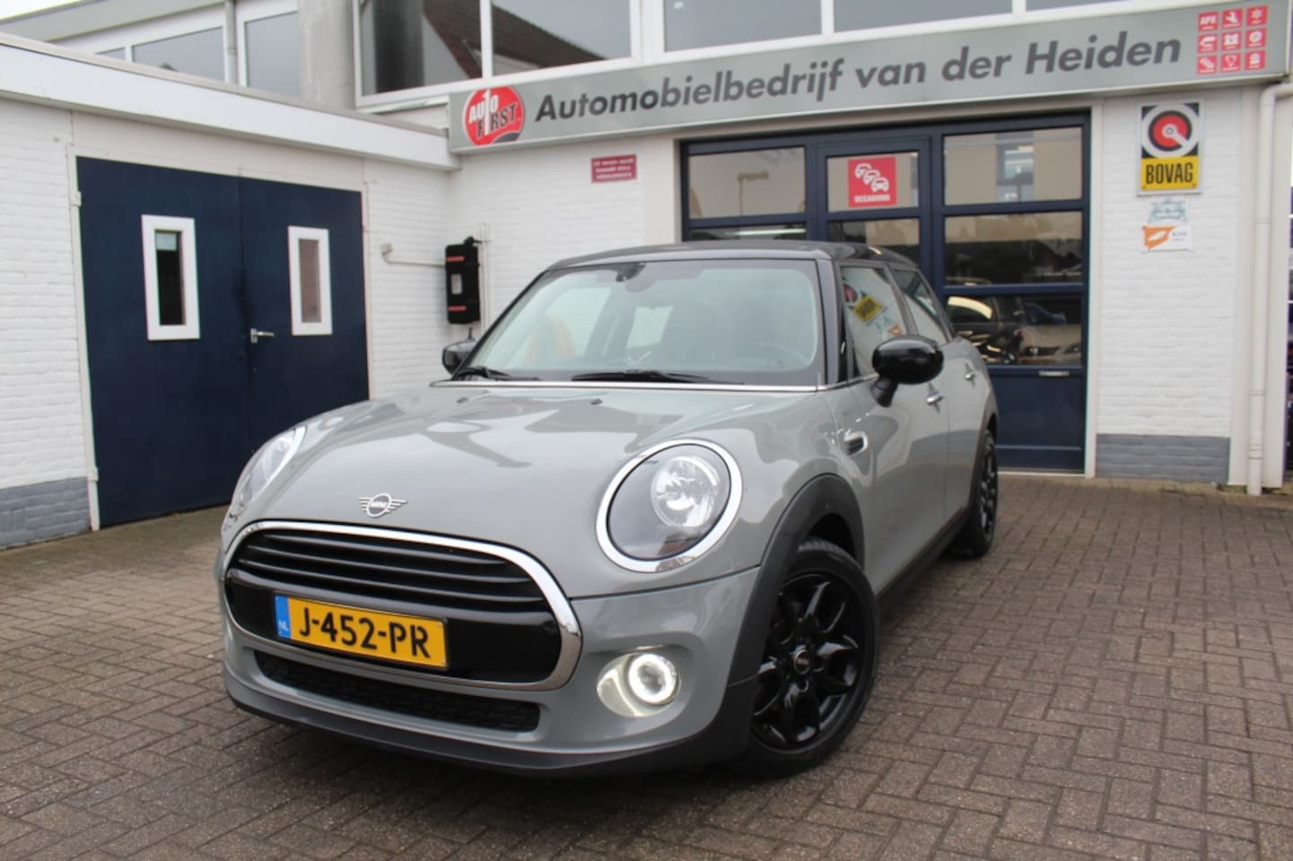 MINI Cooper - Mini 1.5 Automaat Business Carplay | Android - AutoWereld.nl