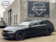 BMW 3-serie Touring - 318i High Executive LED|LEDER|ACC|LANEASSIST|APPLE CARPLAY