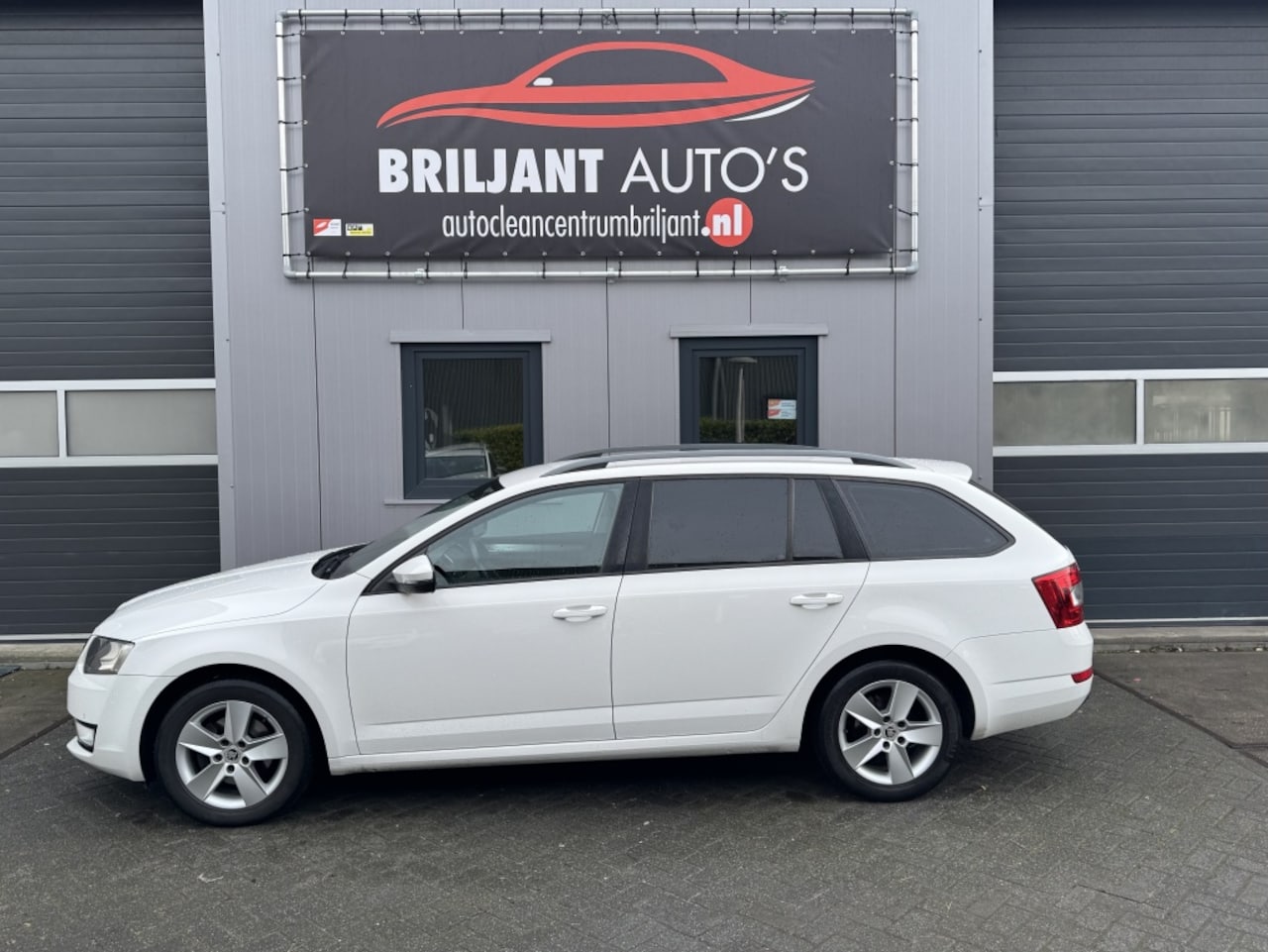 Skoda Octavia Combi - 1.4 TSI Grt Ambition - AutoWereld.nl