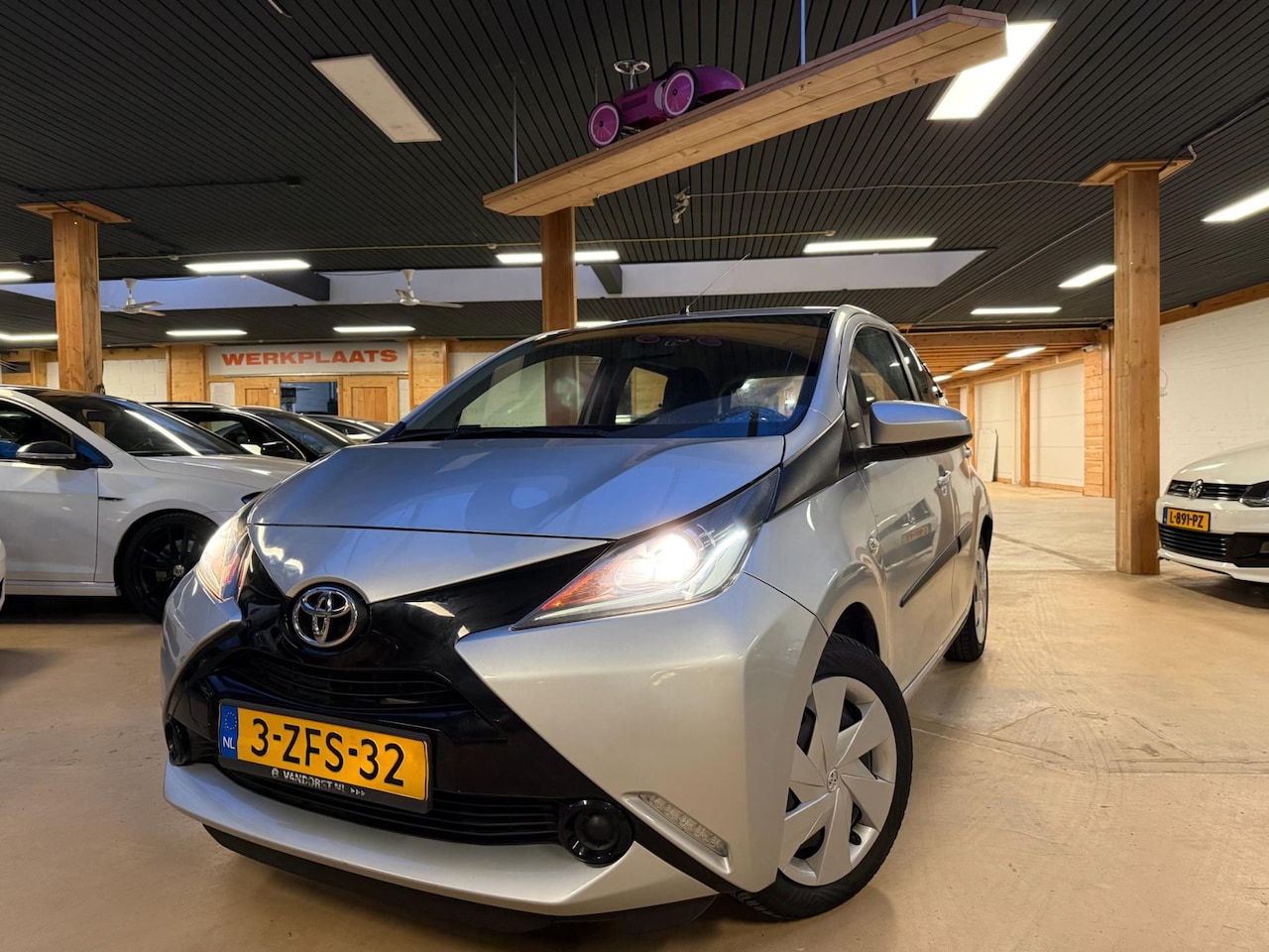 Toyota Aygo - 1.0 VVT-i x-play Automaat Nwe Apk Airco - AutoWereld.nl