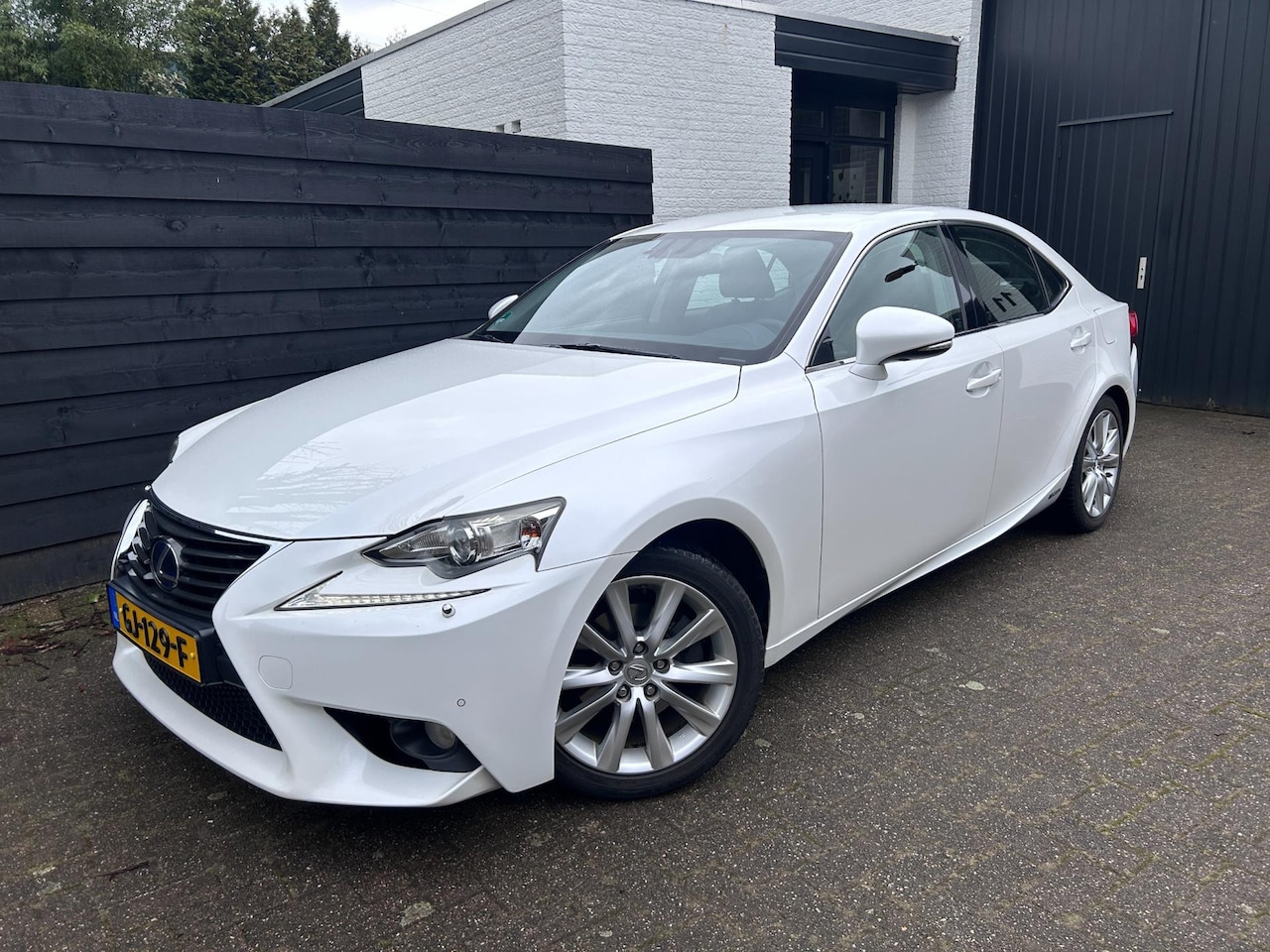 Lexus IS - 300h Business Line 300h Business Line - AutoWereld.nl