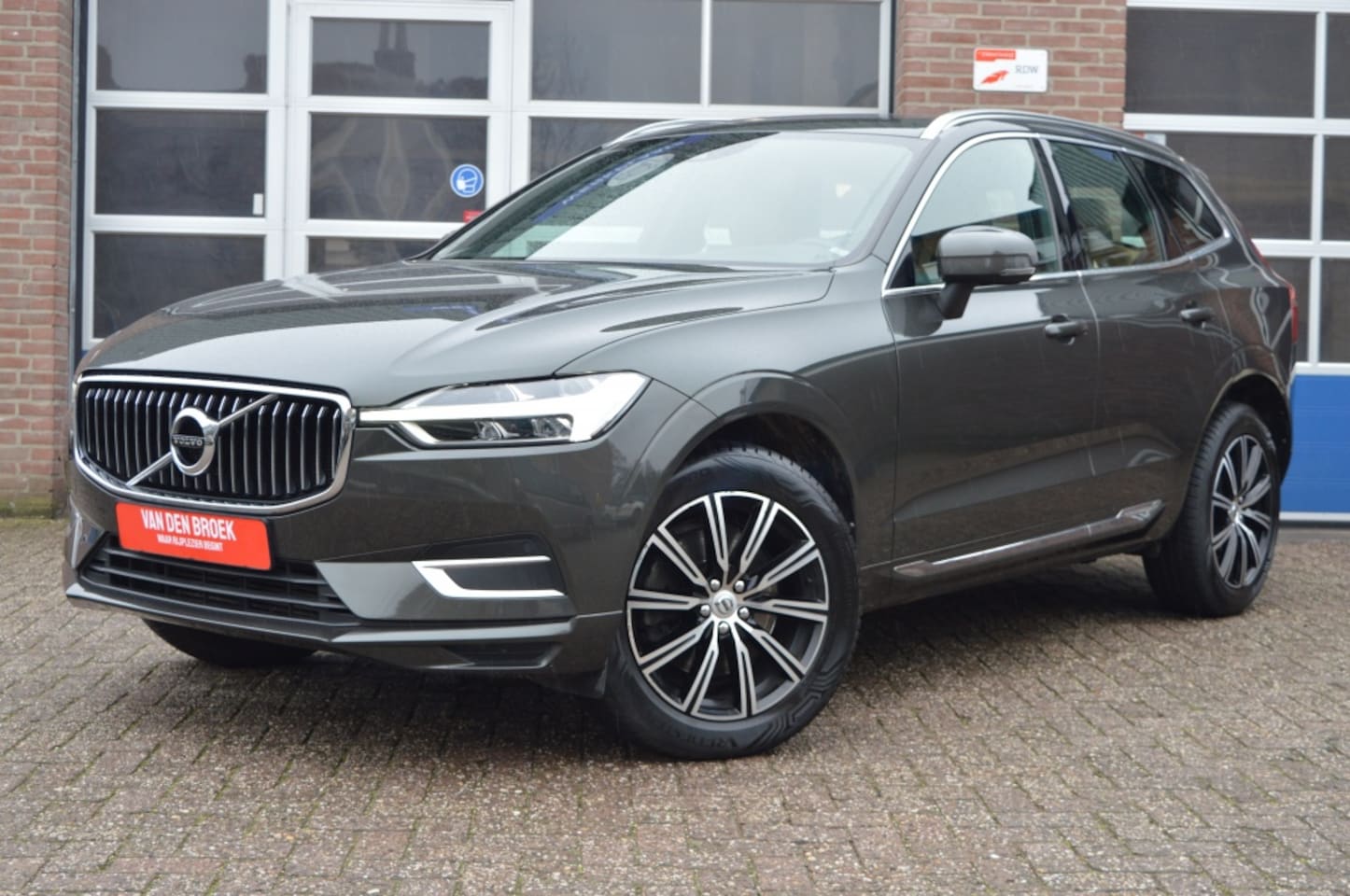 Volvo XC60 - 2.0 T5 AWD Inscription | AUT - TRK.HAAK - AutoWereld.nl