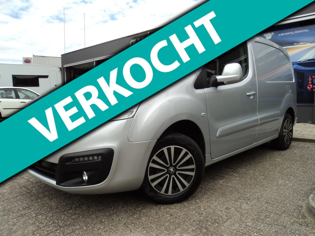 Peugeot Partner - 120 1.6 BlueHDi 100 L1 Premium Pack Navi Cruise Control - AutoWereld.nl