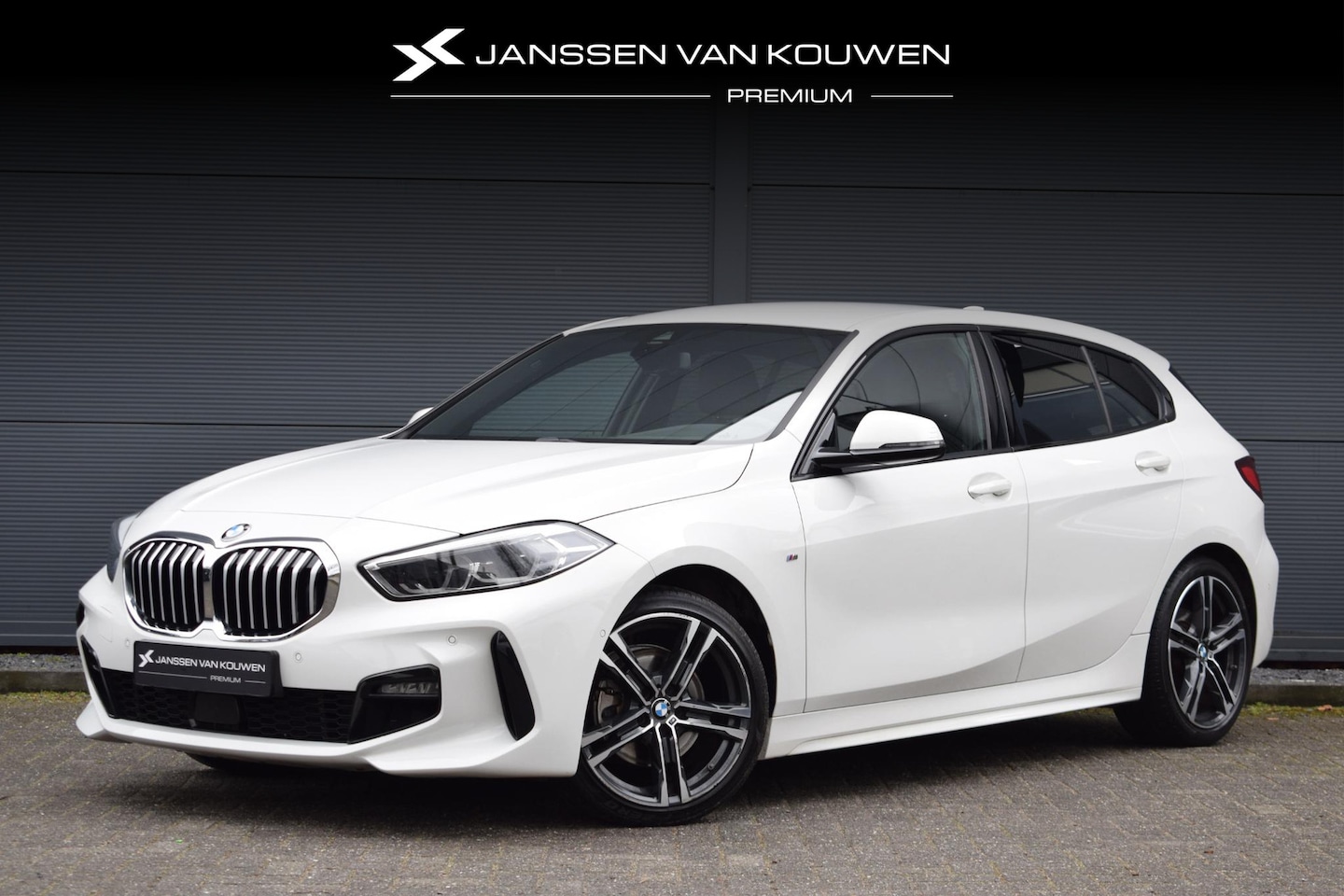 BMW 1-serie - 118i High Executive Edition / M-Sport / Camera / Apple Carplay - AutoWereld.nl