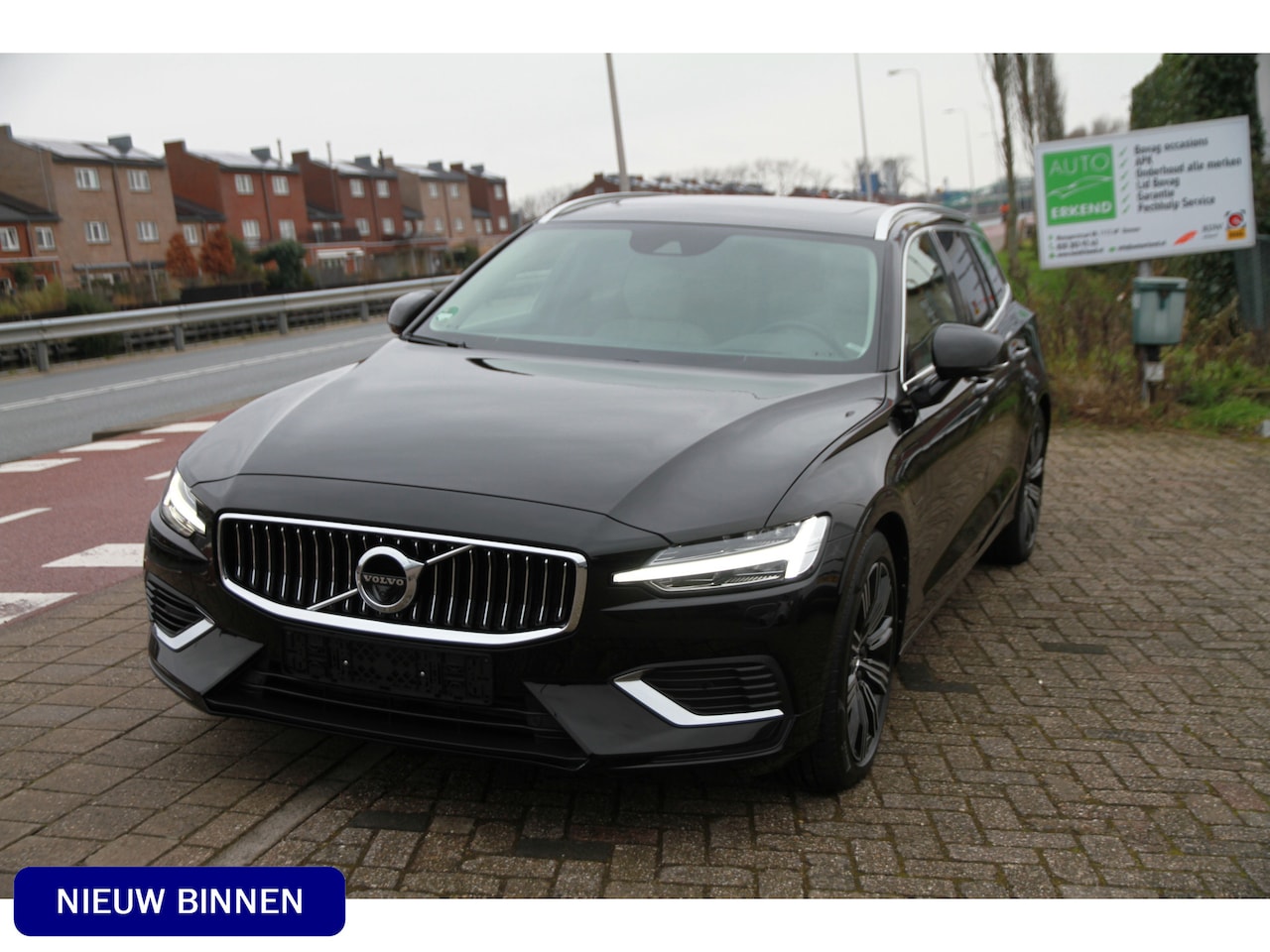 Volvo V60 - 2.0 T6 Recharge AWD Inscription 2.0 T6 Recharge AWD Inscription - AutoWereld.nl