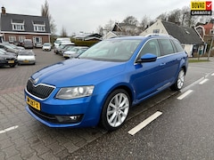 Skoda Octavia Combi - 1.4 TSI Greentech Style Businessline Panoramadak, Camera, Xenon, Trekhaak, Carplay, Elektr