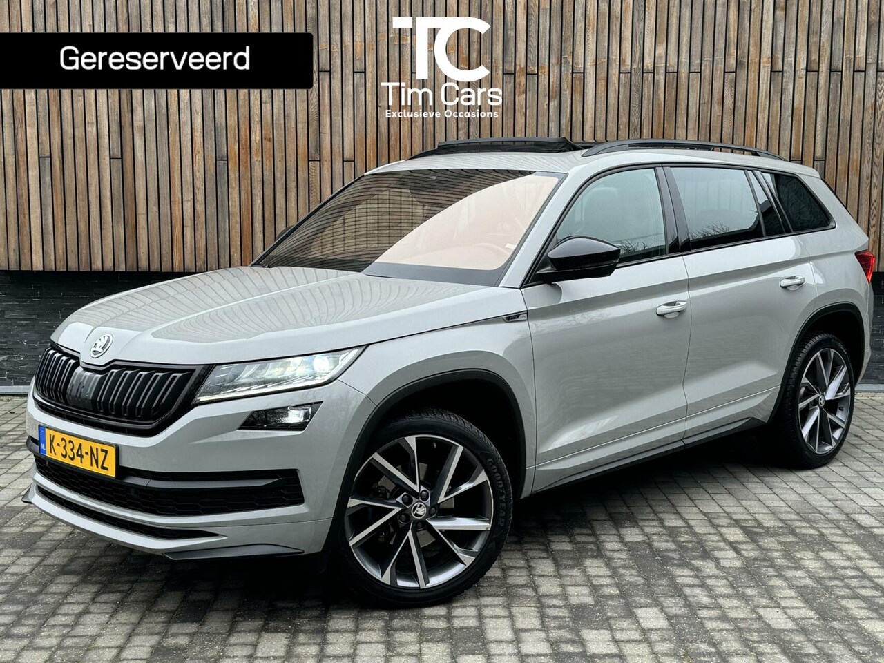 Skoda Kodiaq - 1.5 TSI Sportline Automaat | Panoramadak | HiFi Canton | Elektrisch verstelbare stoelen | - AutoWereld.nl