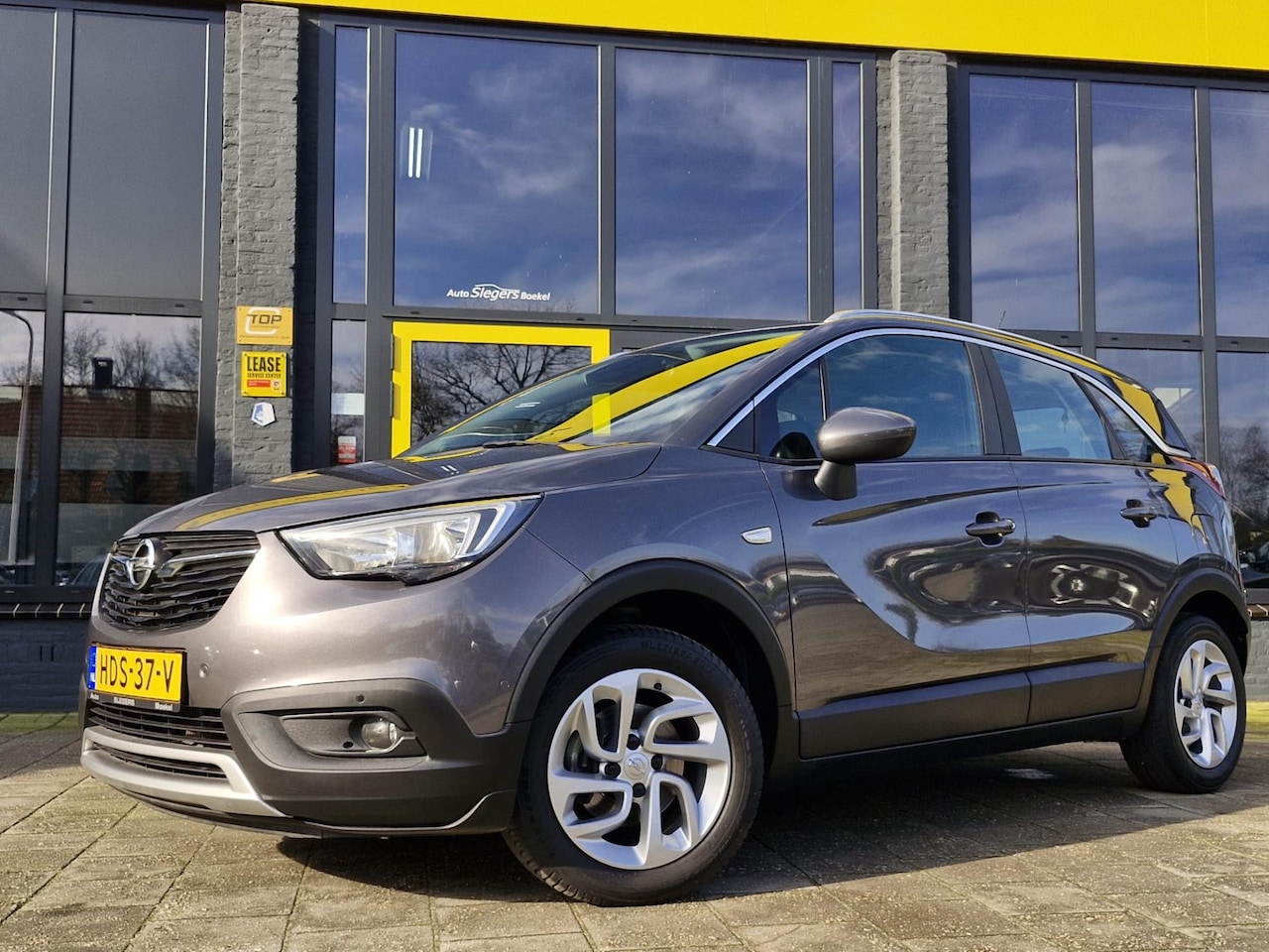 Opel Crossland X - 1.2 Turbo Innovation | Automaat | Parkeer Camera | Parkeer Sensoren V + A - AutoWereld.nl