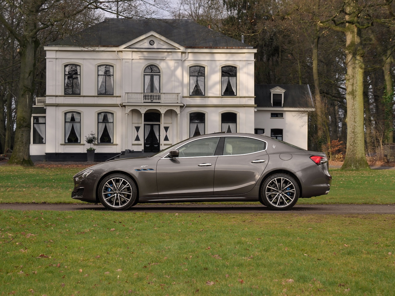 Maserati Ghibli - 2.0 Hybrid GT | Schuif-/kanteldak | Driver Assistance Pack Plus | 1e eigenaar - AutoWereld.nl