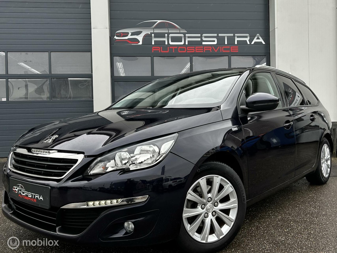 Peugeot 308 SW - 1.2 PureTech Style Automaat Pano DAB Navi Clima - AutoWereld.nl