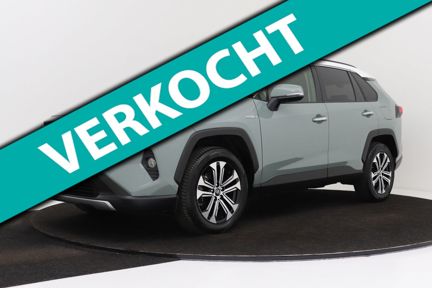 Toyota RAV4 - 2.5 Hybrid AWD Executive | Trekhaak | Panoramadak | Org NL | CarPlay | Elek. Kofferklep | - AutoWereld.nl