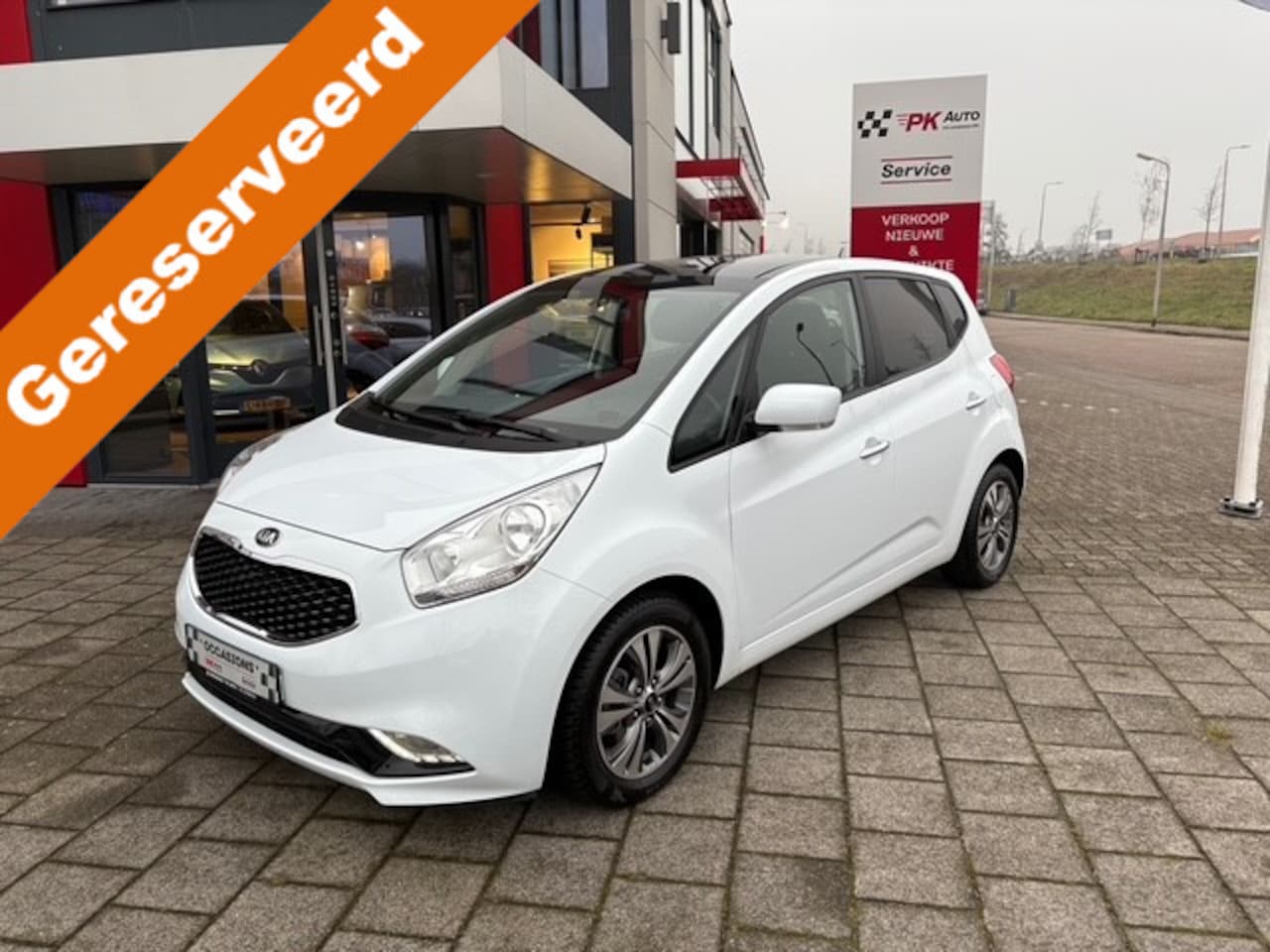 Kia Venga - 1.6 CVVT ExecutiveLine "| Navi | Cruise | Pano | 46.924 km Dealeronderhouden - AutoWereld.nl