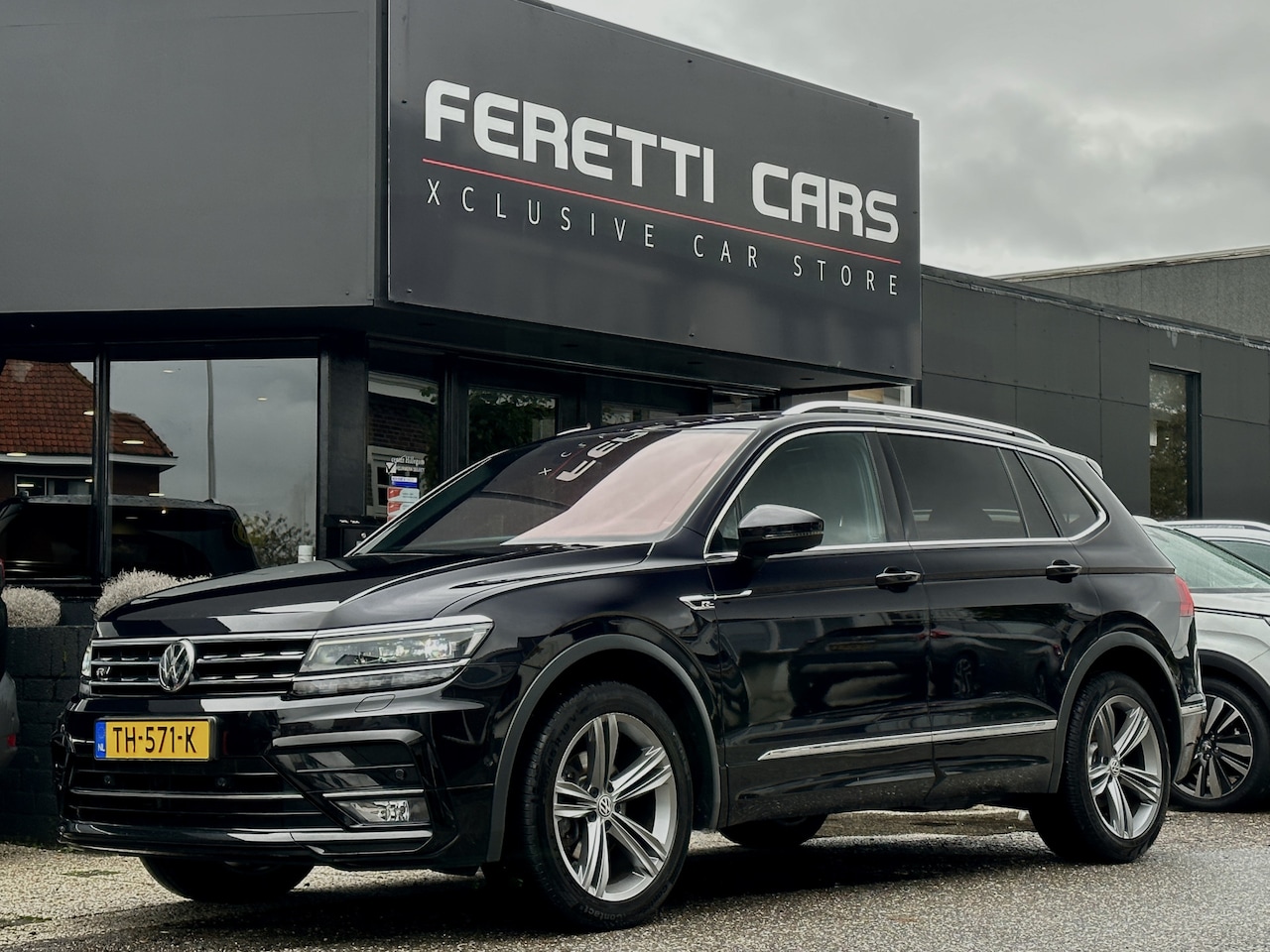 Volkswagen Tiguan Allspace - 1.5 TSI AUTOM 2X R-LINE 7PERS PANODAK NAVI CAMERA VIRTUAL-DASH PARK-ASSIST LED LMV PDC - AutoWereld.nl