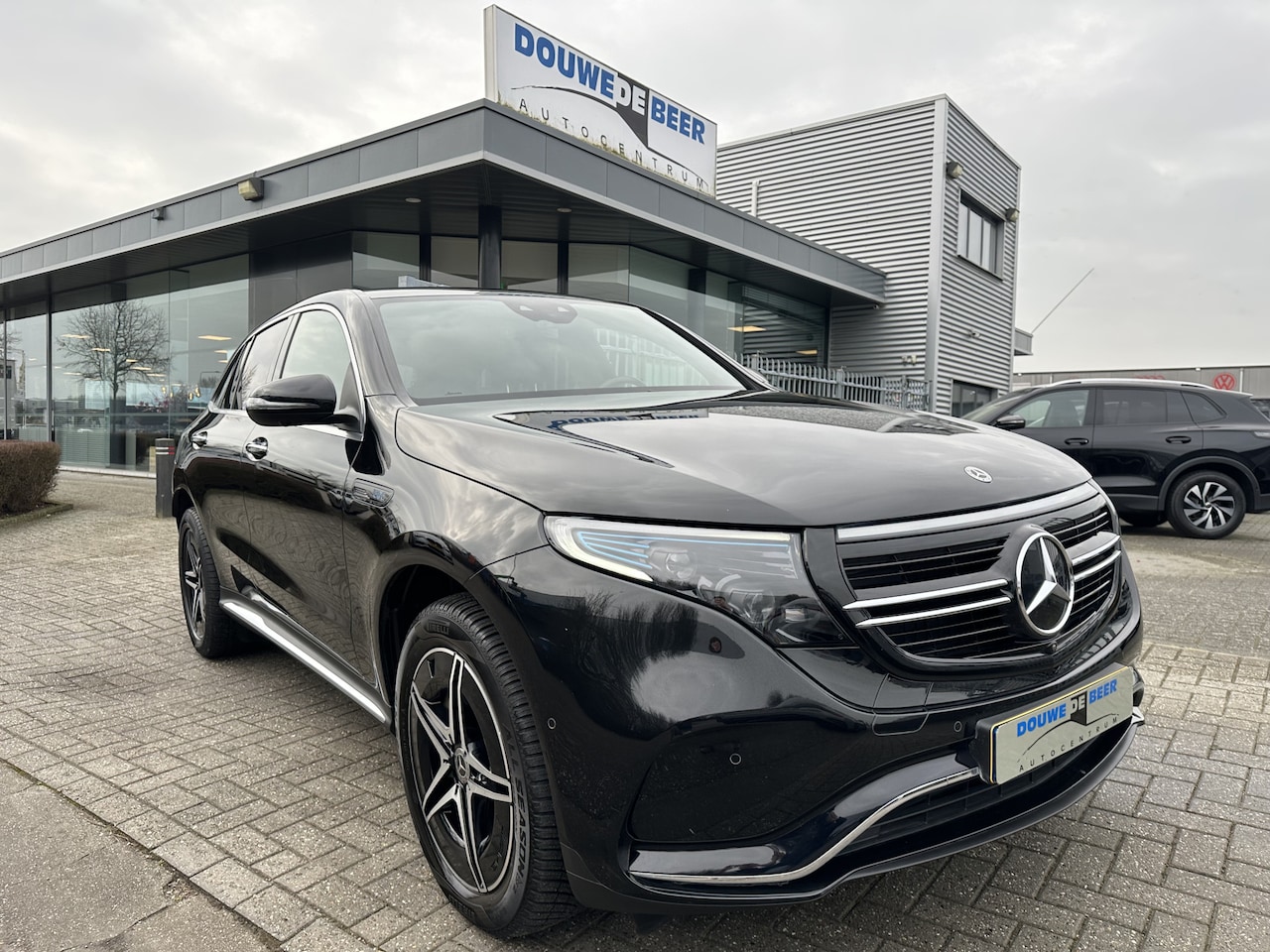 Mercedes-Benz EQC - 400 4MATIC AMG 80 kWh Burmester | Dodehoek - AutoWereld.nl