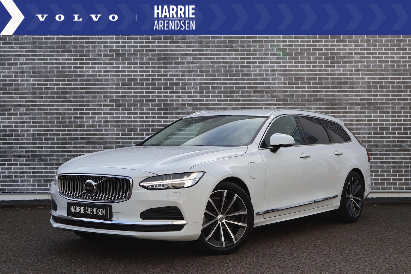 Volvo V90 - 2.0 T8 AWD Inscription | Adaptieve Cruise Control | Trekhaak | Stuur/Stoel/Voorruitverwarm - AutoWereld.nl