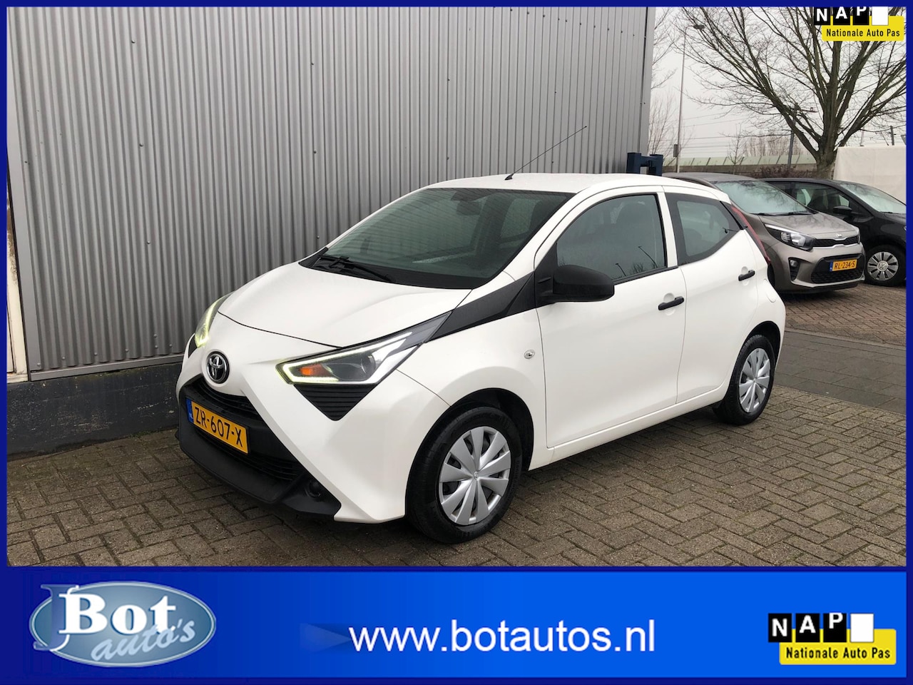 Toyota Aygo - 1.0 VVT-i x-fun / SLECHTS 43.000 KM / 1E EIGENAAR / AIRCO / NEDERLANDSE AUTO / NETTE STAAT - AutoWereld.nl