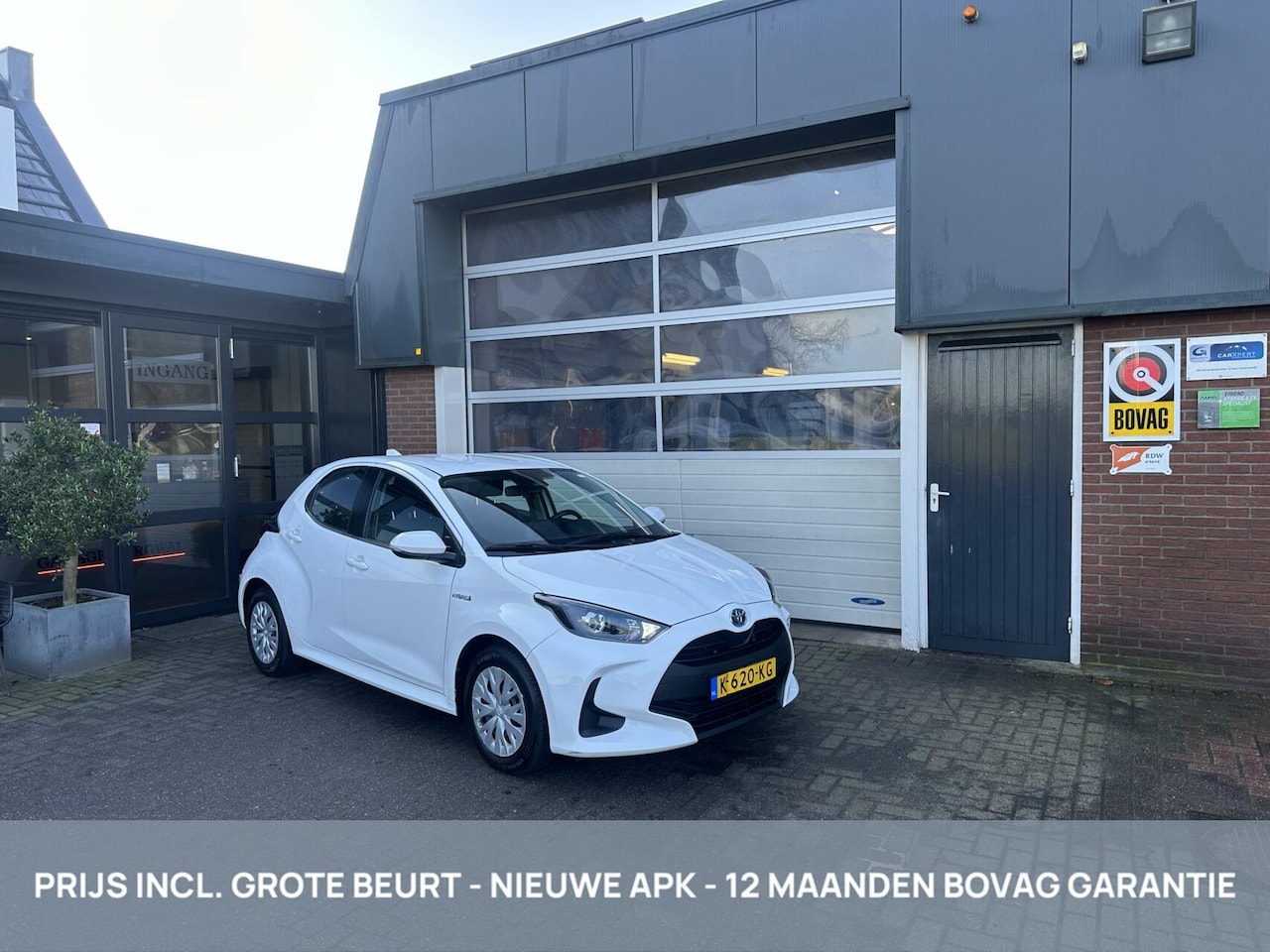 Toyota Yaris - 1.5 Hybrid Active CARPLAY/ECC *ALL-IN PRIJS* - AutoWereld.nl