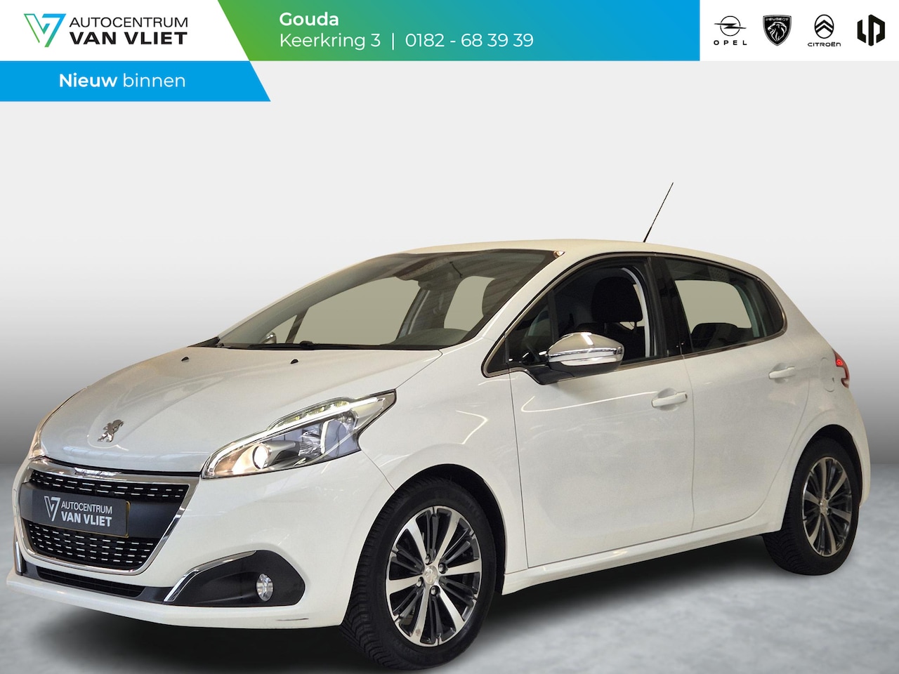 Peugeot 208 - 1.2 PureTech Allure Automaat 110 PK | Navigatie | Cruise Control | Climate Control - AutoWereld.nl