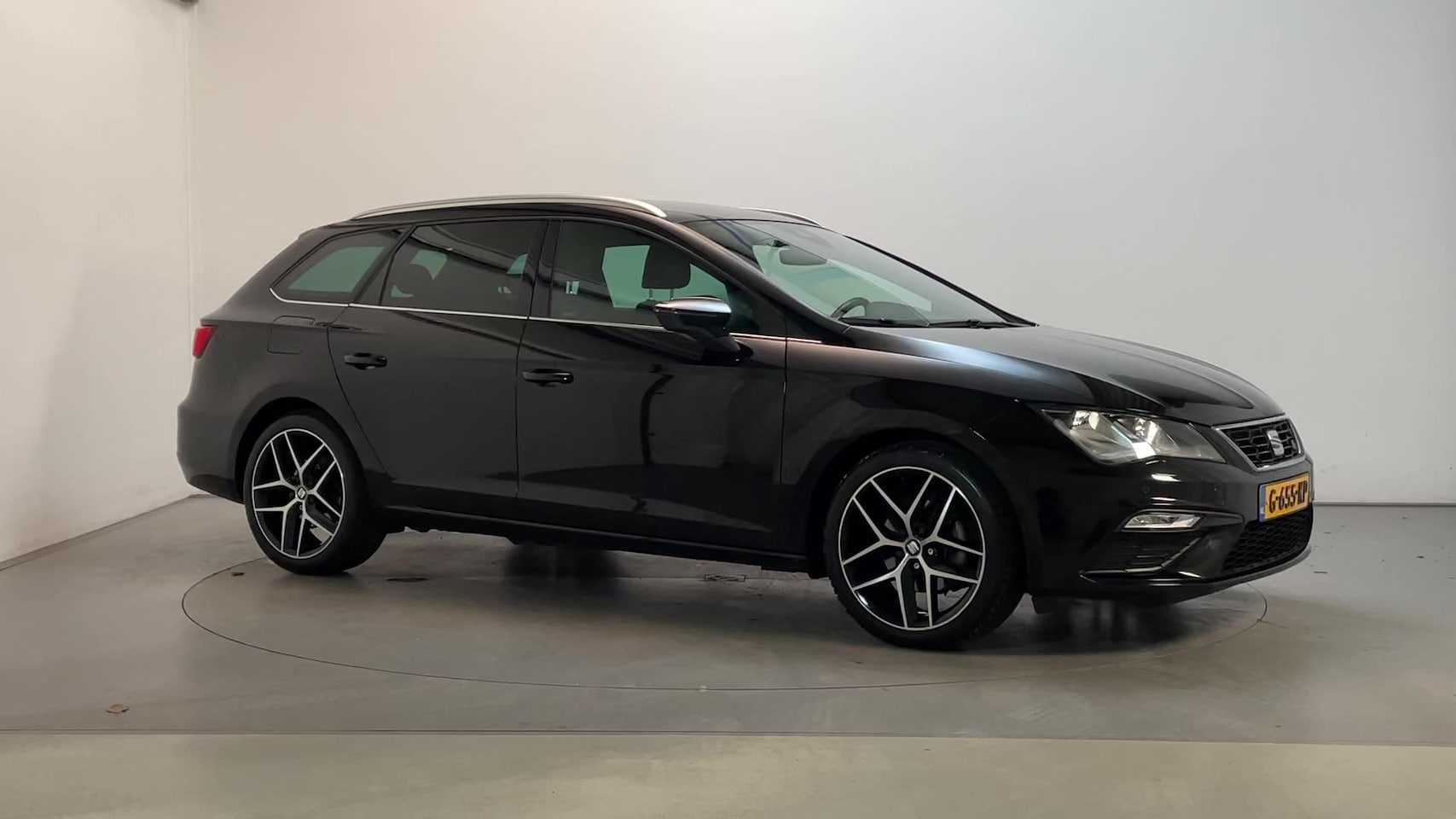 Seat Leon ST - 1.5 TSI FR Business Intense Leder-Stof Stoelverwarming Parkeersensoren - AutoWereld.nl