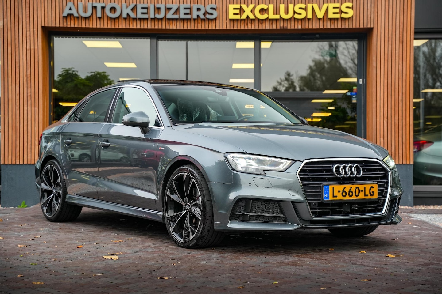 Audi A3 Limousine - 1.5 TFSI CoD Sport S Line Edition Facelift Panodak Adapt cruise Stoelverw. - AutoWereld.nl