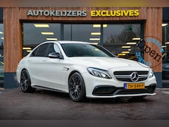 Mercedes-Benz C-klasse - AMG 63 Burmester Camera Parkeersensoren Voorstoelen verwarmd