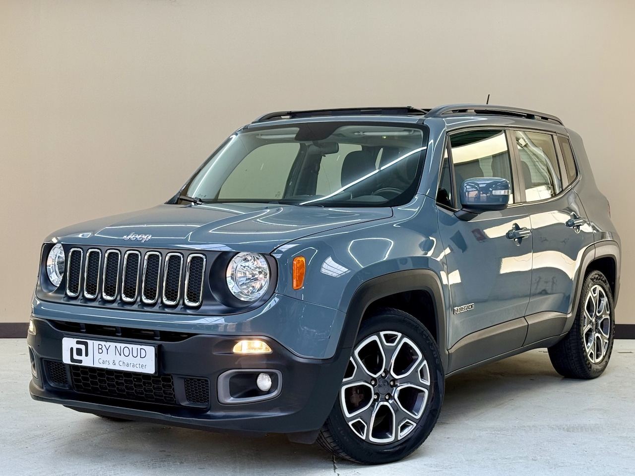 Jeep Renegade - 1.4 MultiAir Longitude 1.4 MultiAir Longitude, 140Pk, 2017 1ste eigenaar, BTW auto, Panoramadak, Navigatie, Cruis - AutoWereld.nl