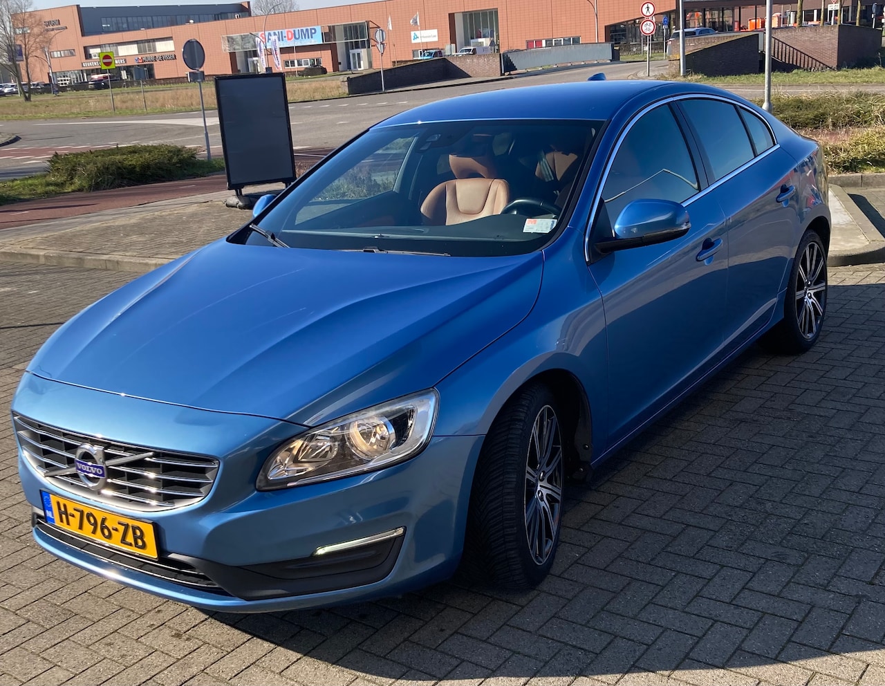 Volvo S60 - 2.0 T3 Summum - AutoWereld.nl