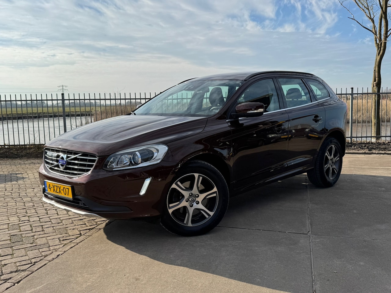 Volvo XC60 - 2.0 D4 FWD Summum | Autm | Navi | Clima | Cruise | - AutoWereld.nl