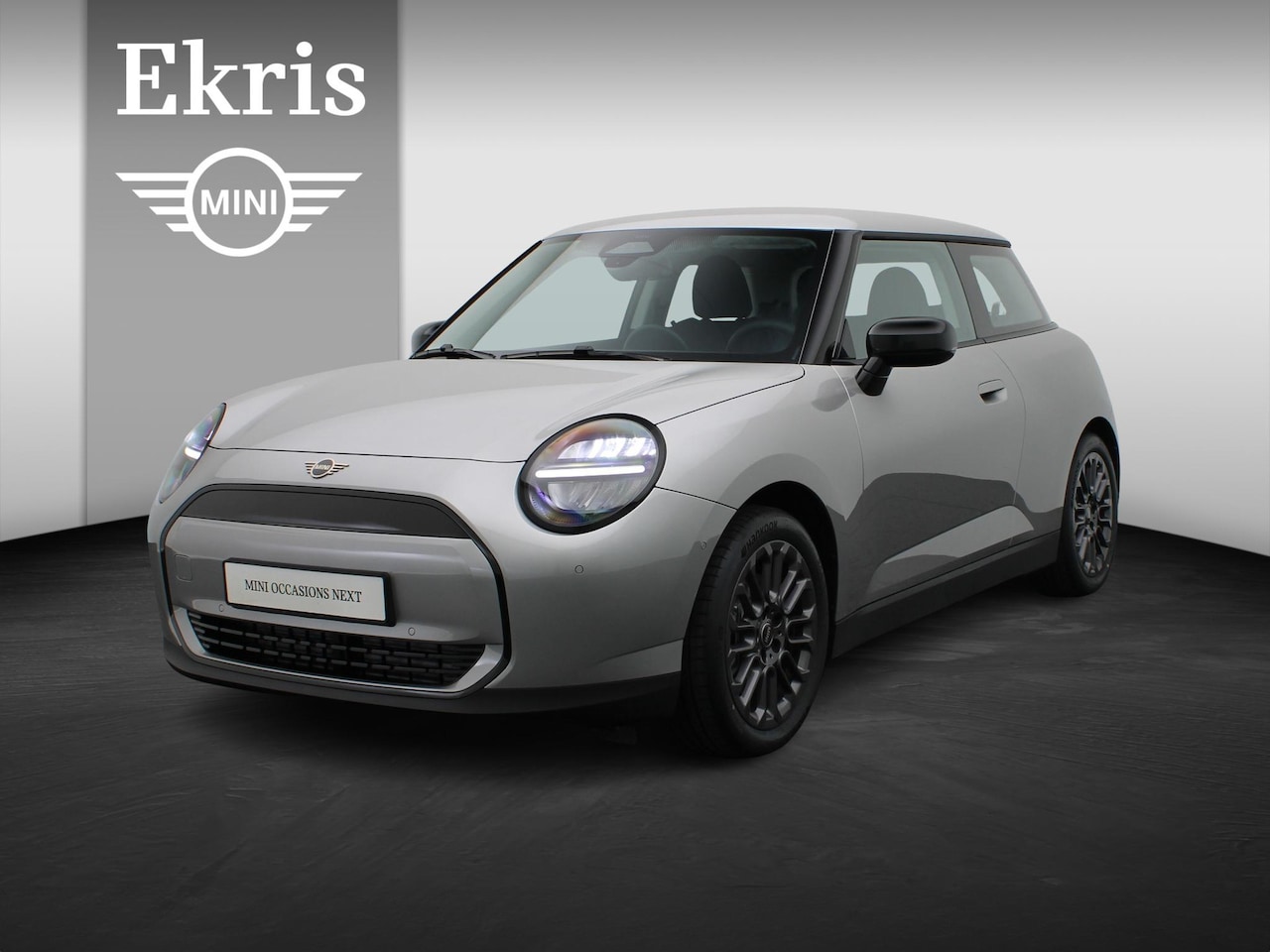 MINI Cooper - Mini E Essential + Driving Assistant + Parking Assistant + LED Koplampen + Acitive Guard + - AutoWereld.nl