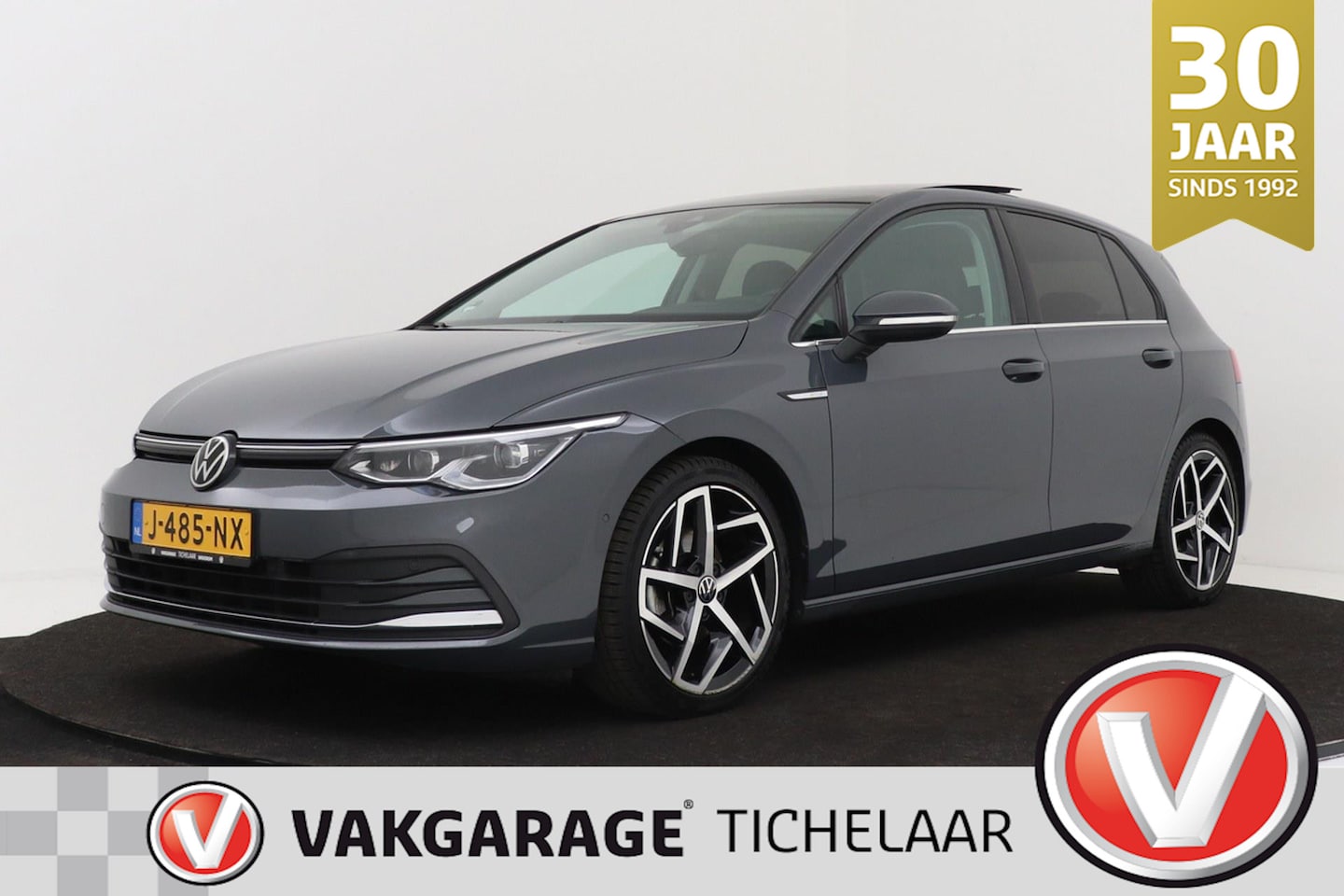 Volkswagen Golf - 1.5 eTSI Style | Org NL | Panoramadak | Camera | Digital Cockpit | Sportstoelen | Leer | E - AutoWereld.nl