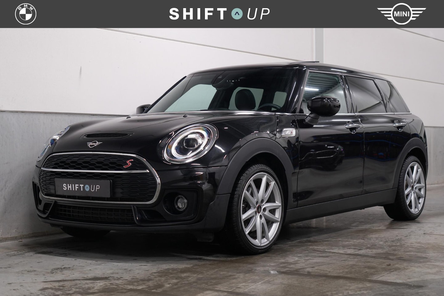 MINI Clubman - Mini 2.0 Cooper S JCW | Panoramadak | Camera - AutoWereld.nl