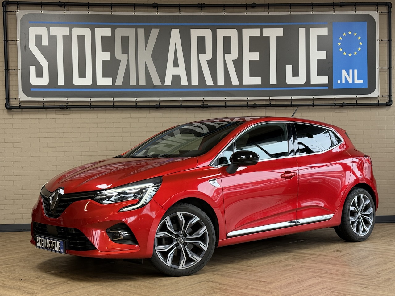 Renault Clio - 1.3 TCe 130pk AUT | Edition One | 9,3"Navi | 17 inch | Bose | Stoel & Stuur verwarming 100 - AutoWereld.nl