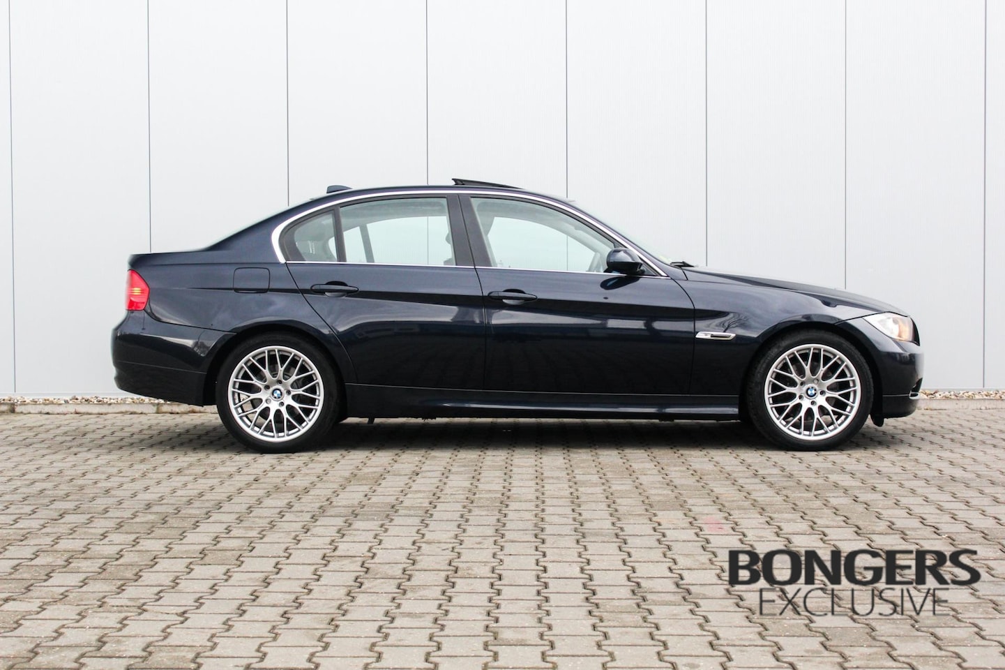 BMW 3-serie - 325i |handbak |groot navi - AutoWereld.nl