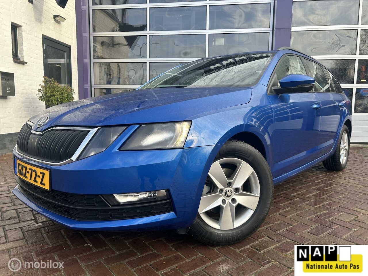 Skoda Octavia Combi - 1.5 TSI Business Edition Plus 1.5 TSI Business Edition Plus * NAVI * - AutoWereld.nl