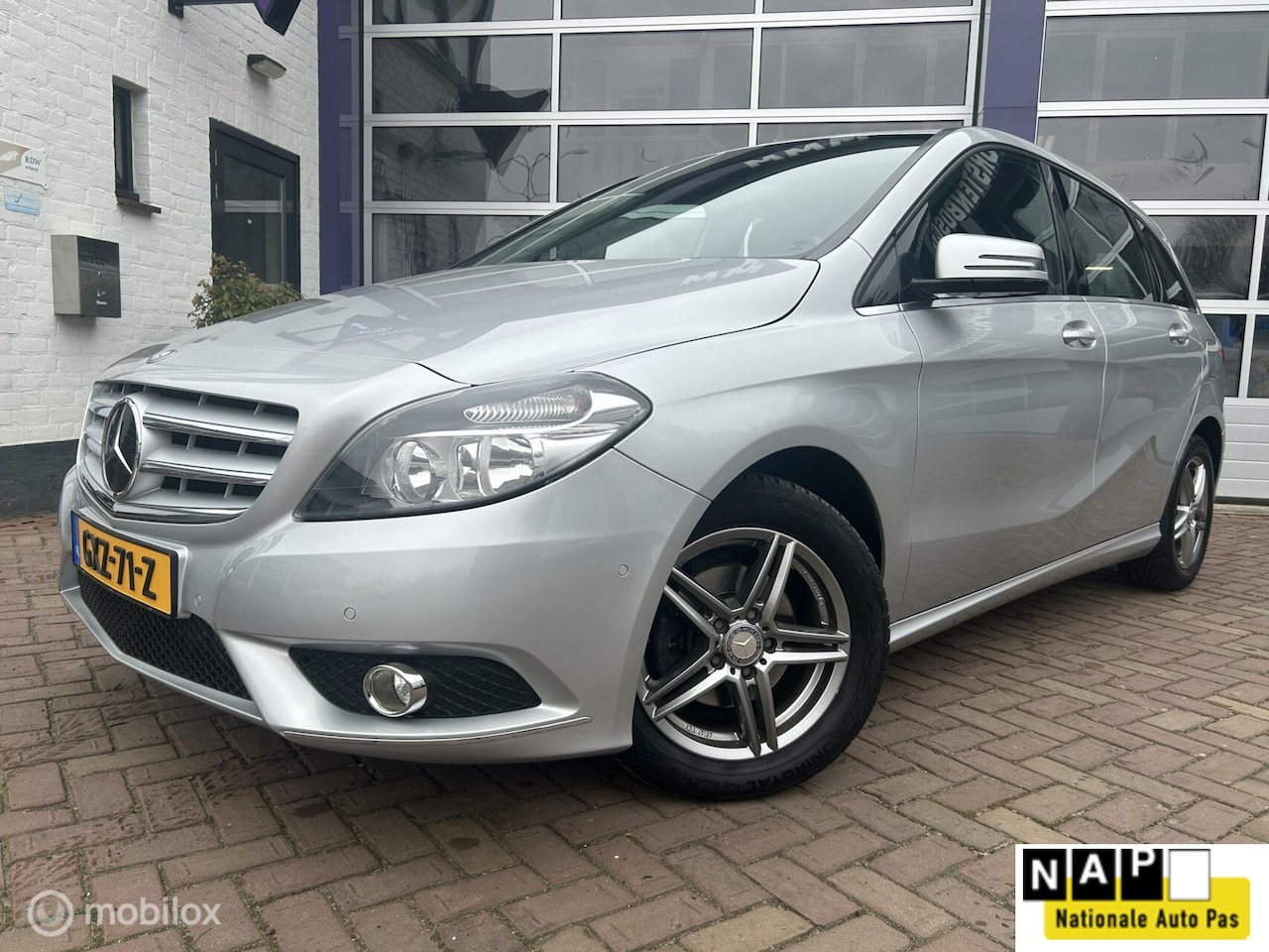 Mercedes-Benz B-klasse - 180 Ambition * NAVIGATIE * AIRCO - AutoWereld.nl