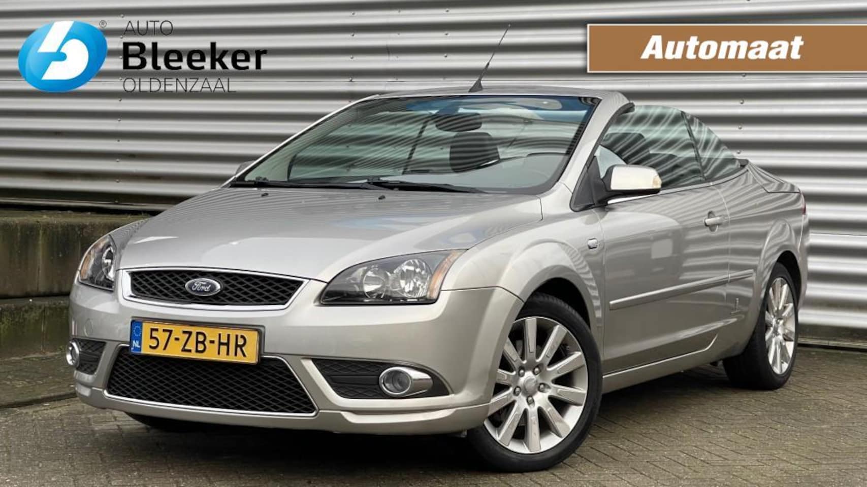 Ford Focus - 2.0-16V Titanium Cabrio Automaat Airco Leder Stoelverwarming - AutoWereld.nl