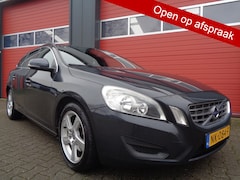 Volvo V60 - 1.6 DRIVe, Clima, Cruise, Trekhaak, Mooie auto