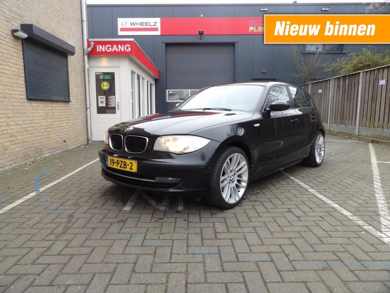 BMW 1-serie - 116 I 5 drs - airco - 6 bak - nette staat - AutoWereld.nl