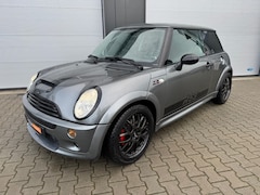 MINI Cooper S - 1.6 COOPER S R53 / GEREVISEERDE MOTOR 46.000 KM GELOPEN / NAVIGA