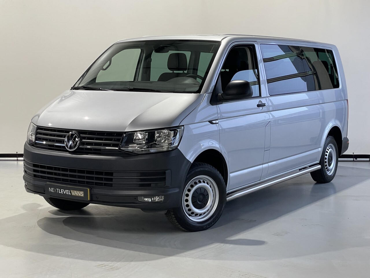 Volkswagen Transporter Kombi - 2.0 TDI L2H1 Comfortline EX BTW EX BPM !! slechts 33.000 KM !! - AutoWereld.nl