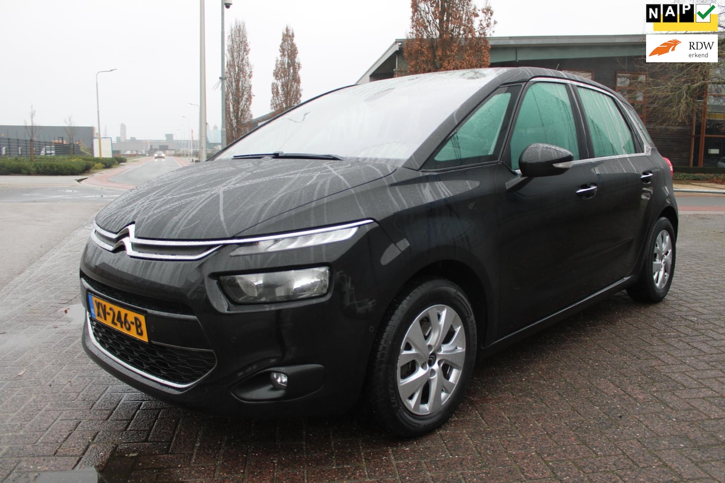 Citroën C4 Picasso - 1.2 PureTech Intensive schuifdak Cruise Navigatie - AutoWereld.nl