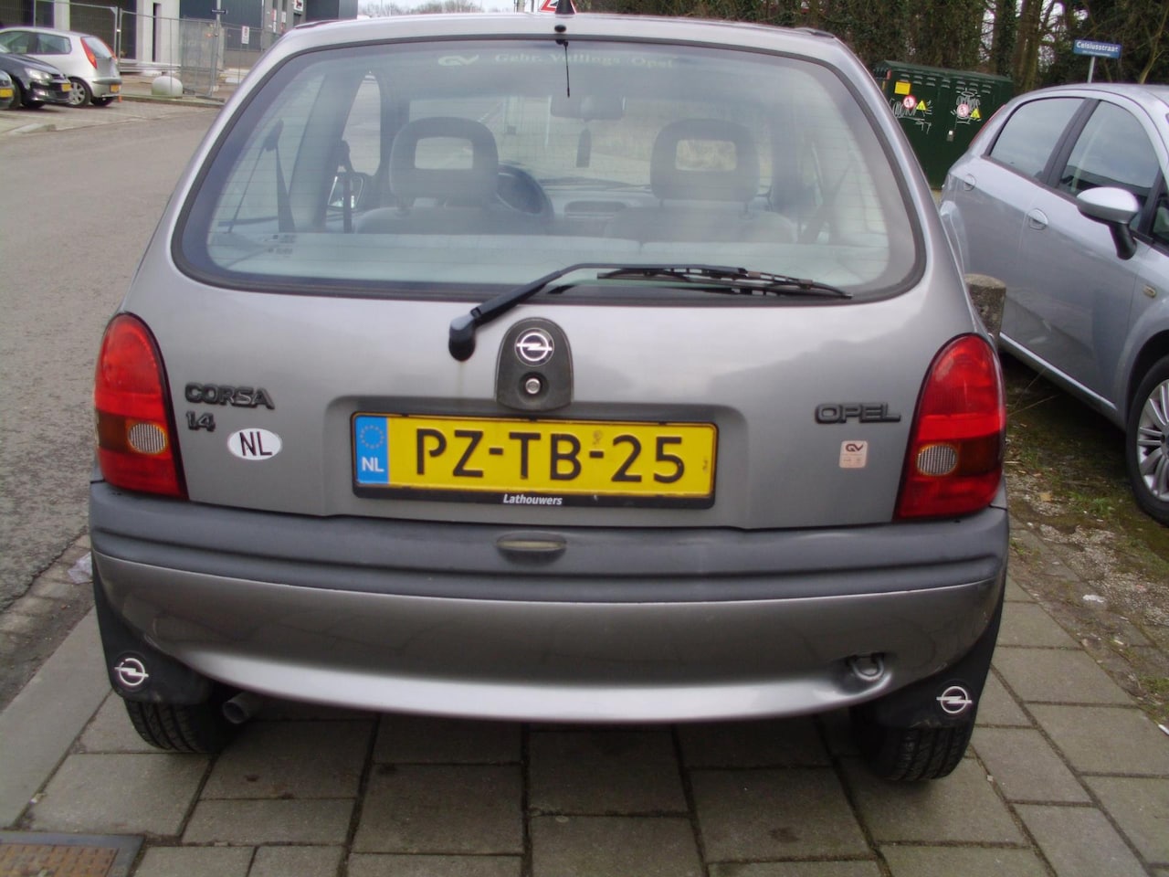 Opel Corsa - 1.4i Swing AUTOMAAT KM 120000 - AutoWereld.nl