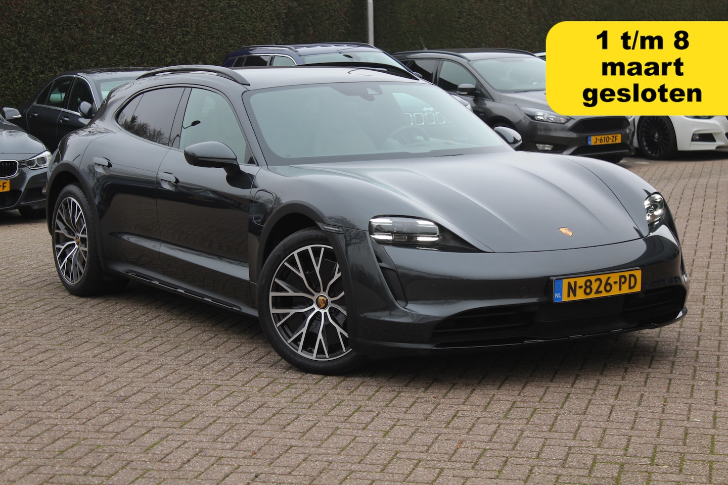 Porsche Taycan Cross Turismo - 4 93 kWh / Panoramadak / Camera / Luchtvering / 20'' / Leder / Keyless / DAB / Stoelverwar - AutoWereld.nl